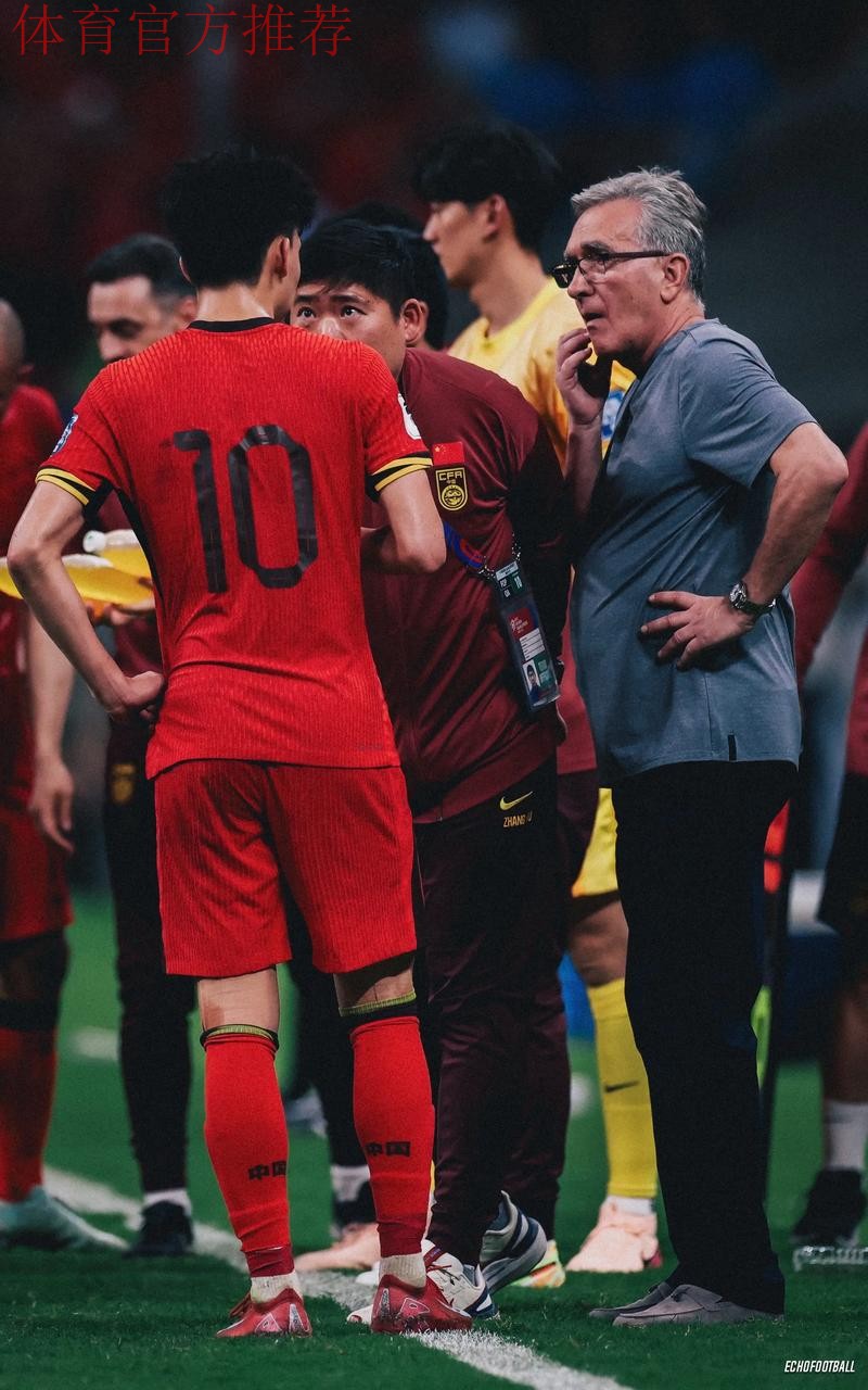 王钰栋点球绝杀 中国队主场1比0战胜巴林队 王钰栋点球绝杀 中国队主场1比0战胜巴林队